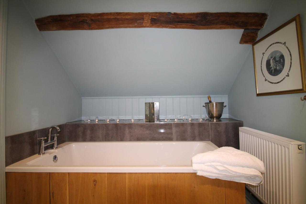 The Coach House Villa Whitby Exterior photo