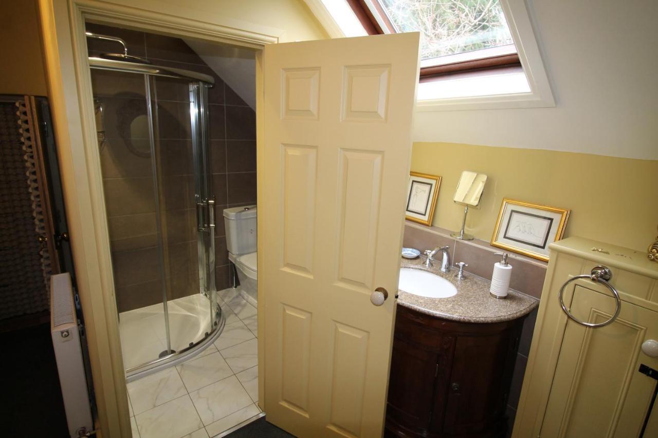 The Coach House Villa Whitby Exterior photo