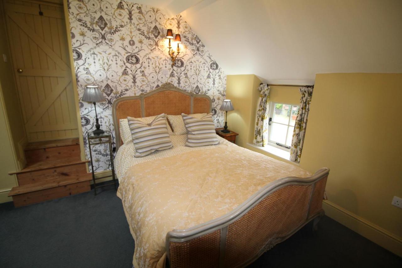 The Coach House Villa Whitby Exterior photo