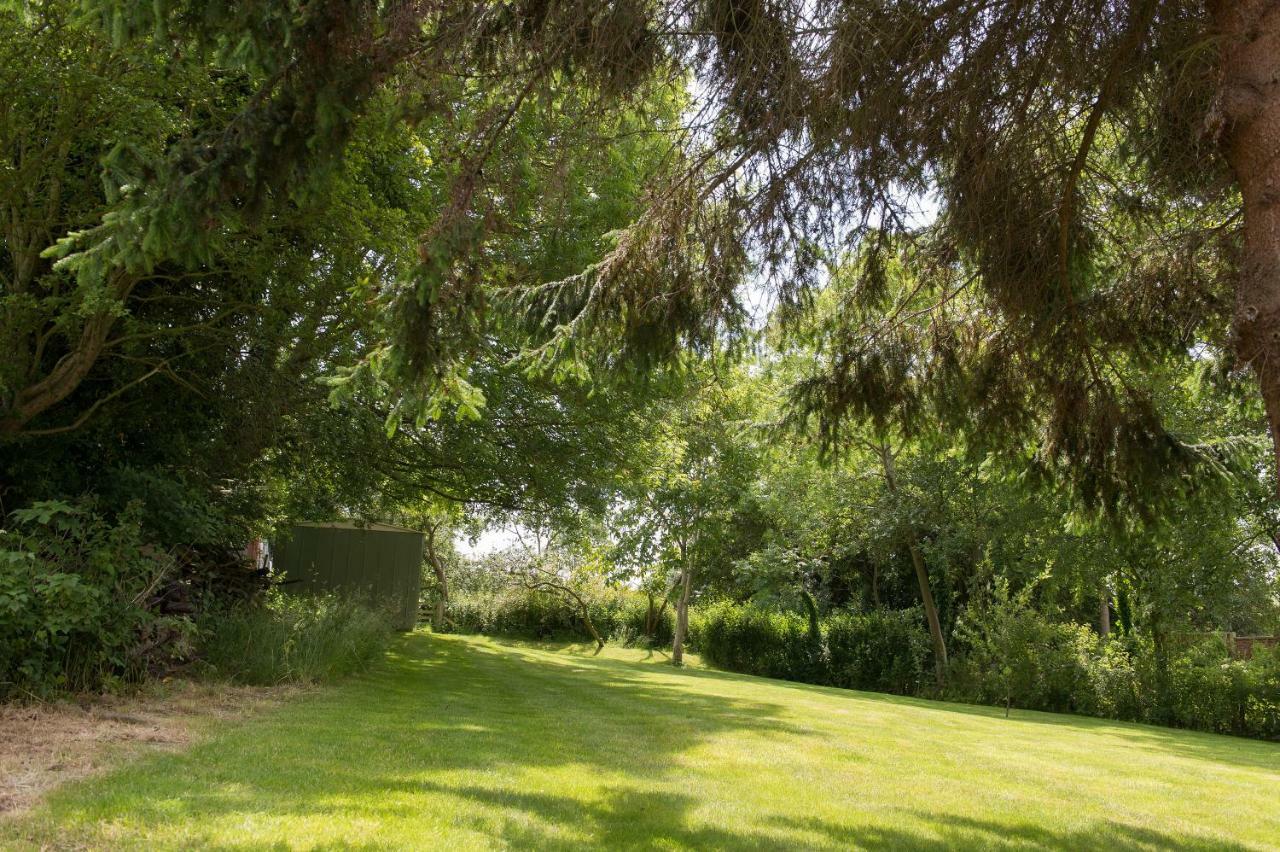 The Coach House Villa Whitby Exterior photo